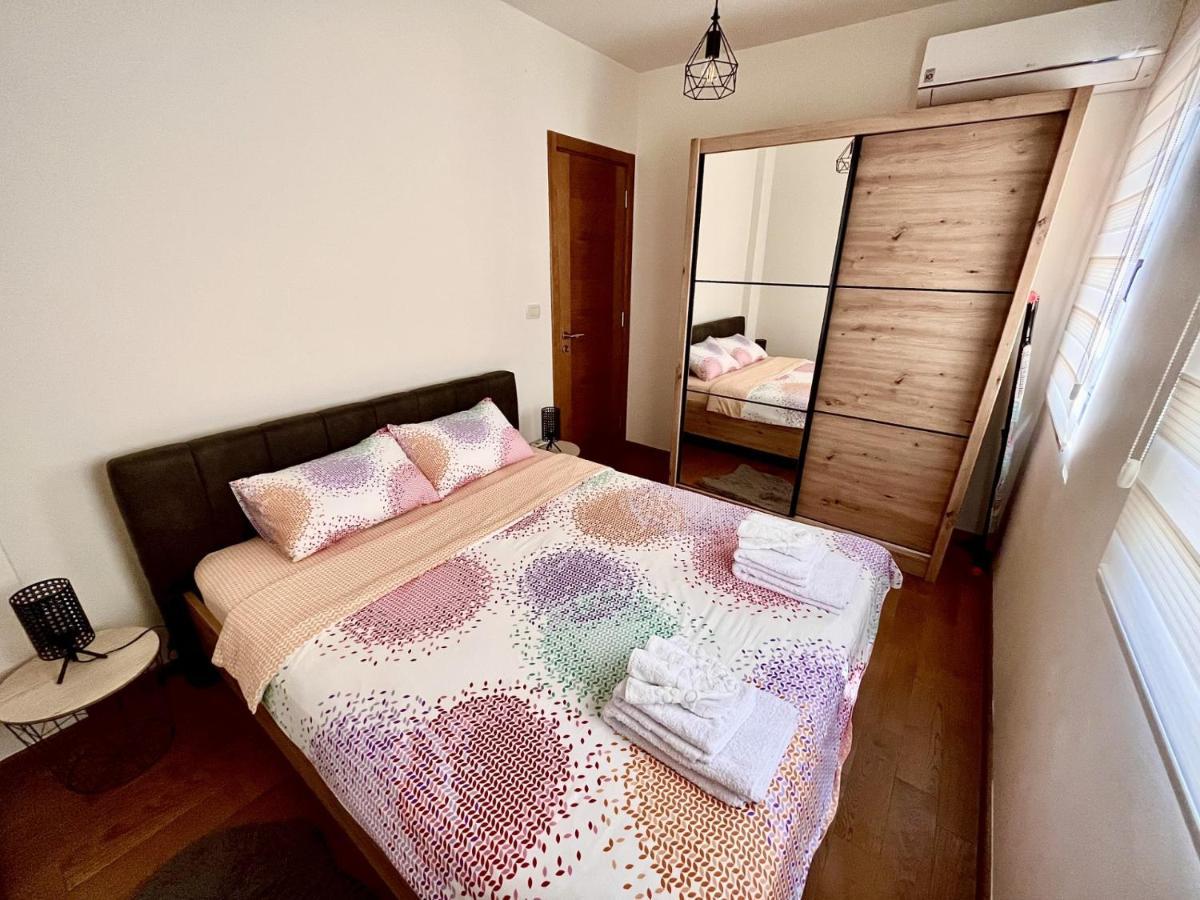 Fides Stylish Apartments Tivat With Pool Εξωτερικό φωτογραφία